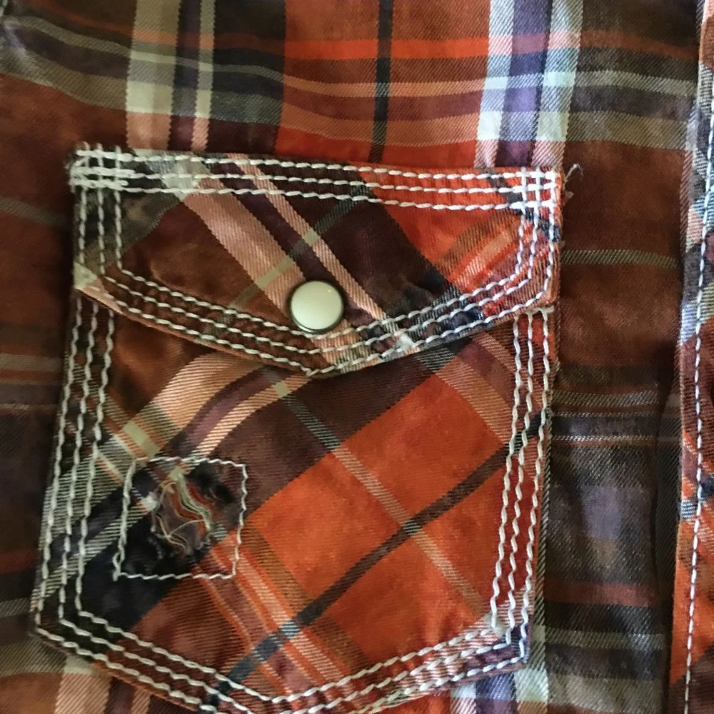 Buckle Boys Distressed Western Style Shirt size M